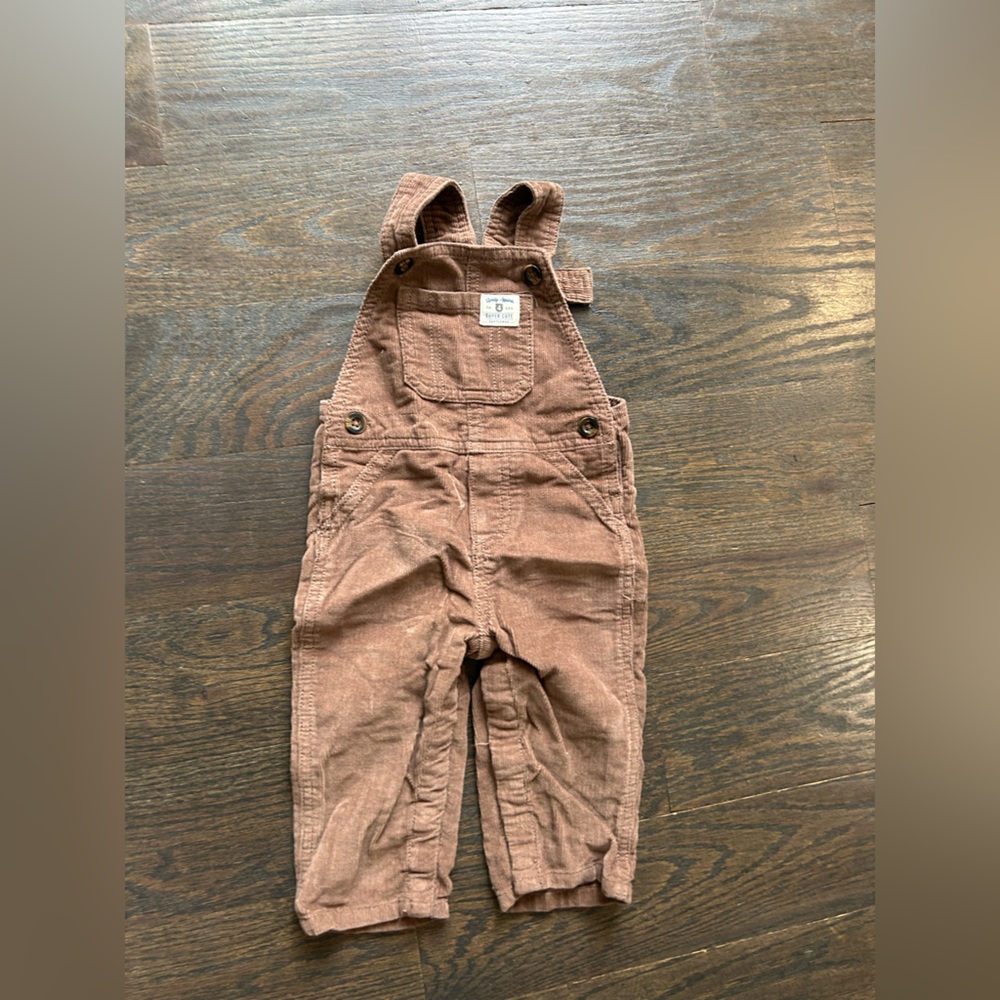 9 month boys carters Overalls. Tags removed. Never worn